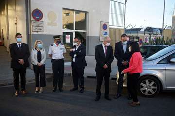 La ministra Darias presencia en Gando (Telde) la llegada de 43.000 vacunas de Pfizer-BioNTech/Acfi Press.